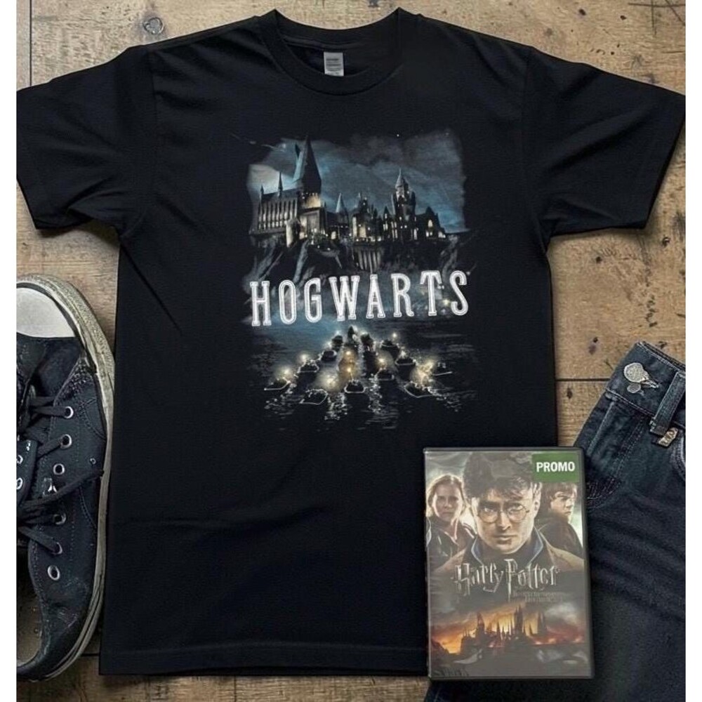 Harry Potter Hogwarts Castle Graphic T-Shirt Adult Medium Black Wizarding World